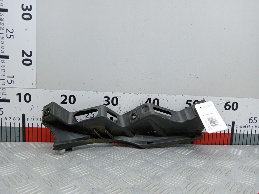 Кронштейн переднего бампера правый VOLKSWAGEN Passat B6 2005-2011