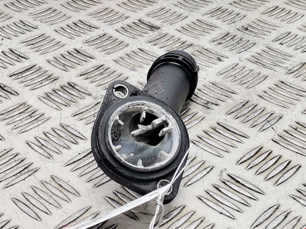 Корпус термостата VOLKSWAGEN Passat B5 1997-2005