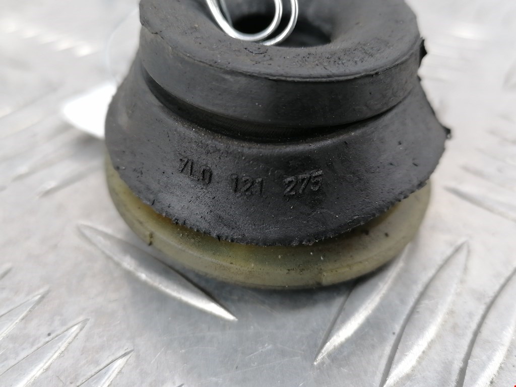 Кронштейн (крепление) радиатора VOLKSWAGEN Touareg 2002-2010