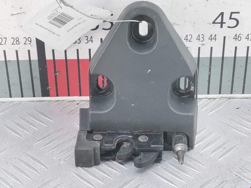 Замок двери распашной правой Opel Vivaro A (2001-2014)