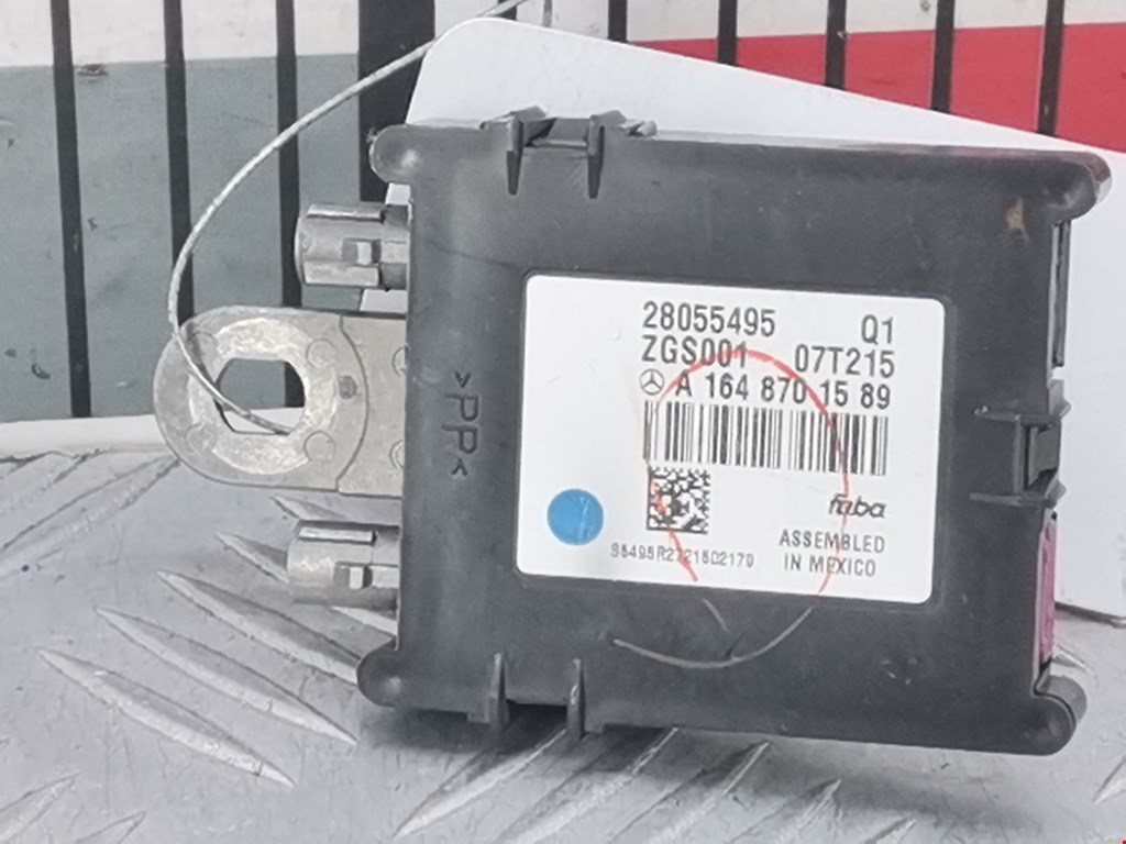 Усилитель антенны MERCEDES-BENZ M-Class W164 ML 2005-2011