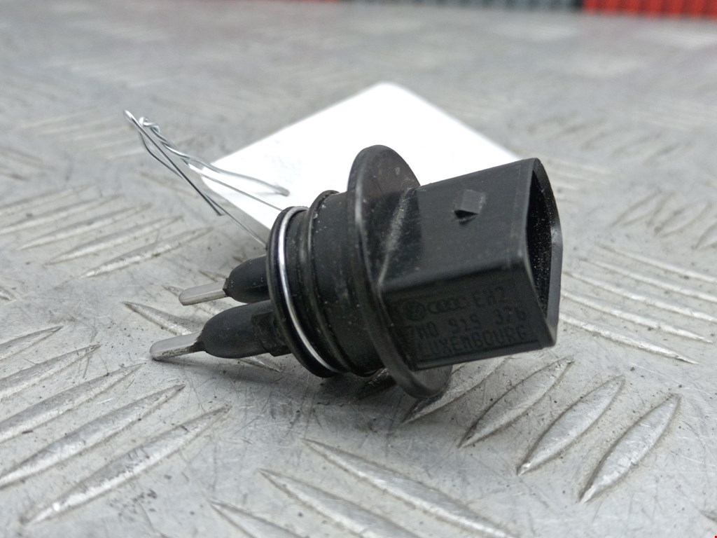 Датчик уровня в бачок омывателя AUDI A3 8P 2003-2013