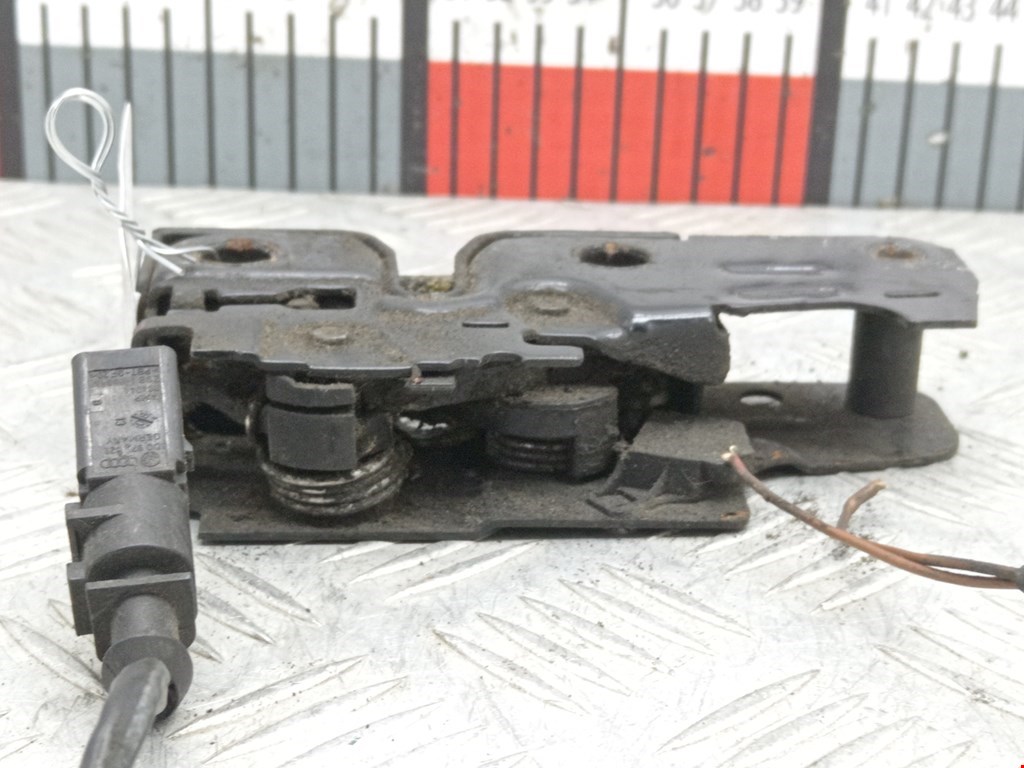 Замок капота AUDI A3 8P 2003-2013