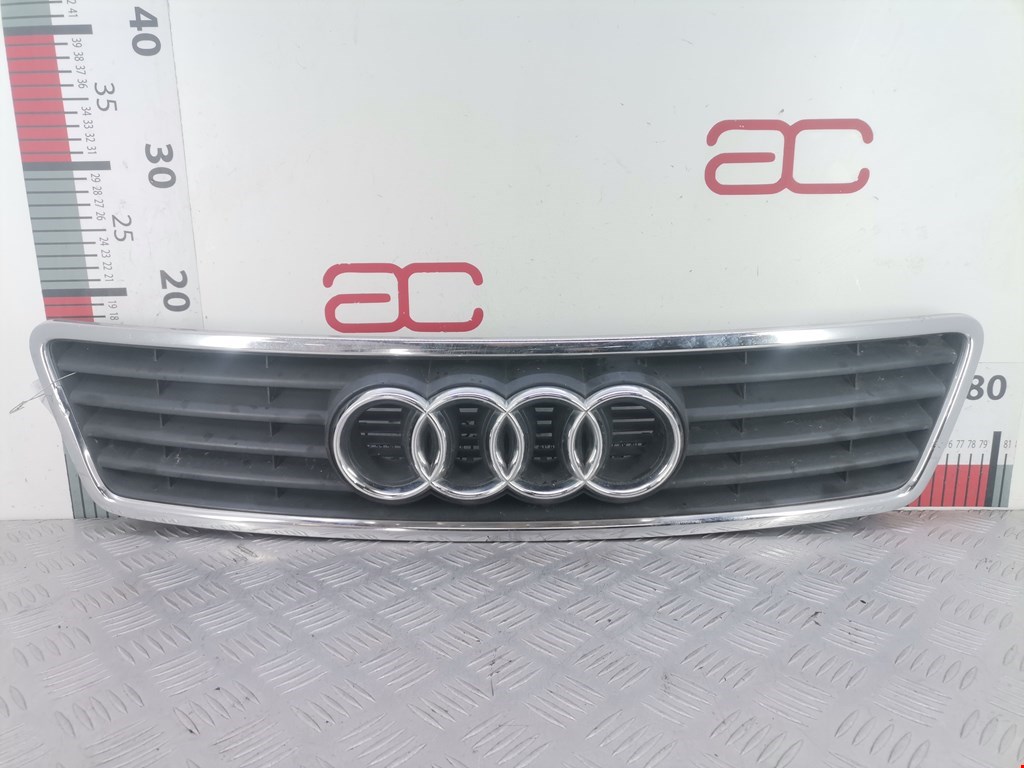 Решетка радиатора AUDI A6 C5 1997-2004