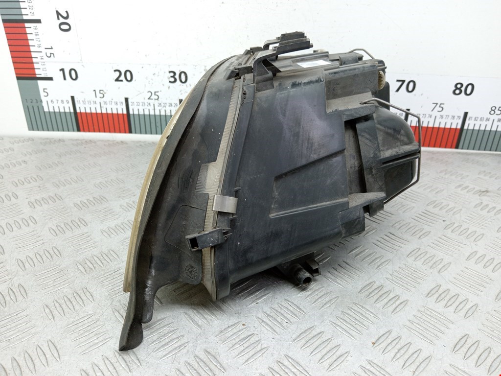 Фара правая AUDI A6 C5 1997-2004