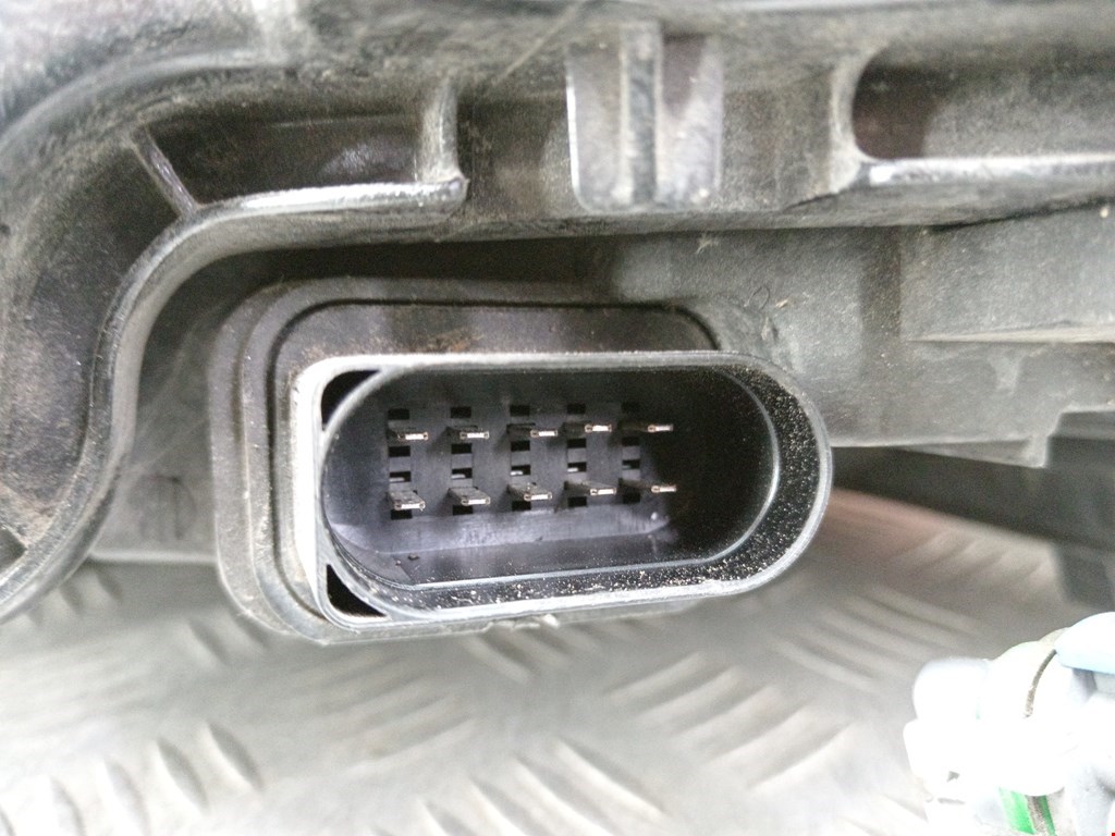 Фара правая AUDI A6 C5 1997-2004