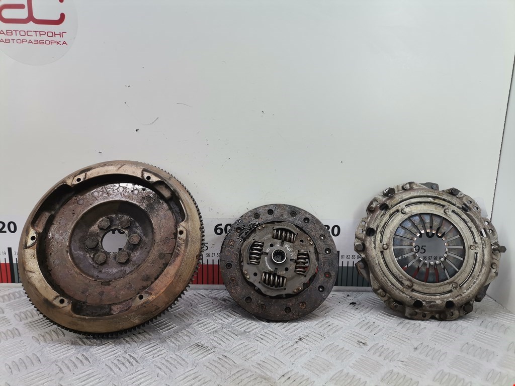 Маховик (демпфер сцепления) OPEL Meriva A 2003-2010