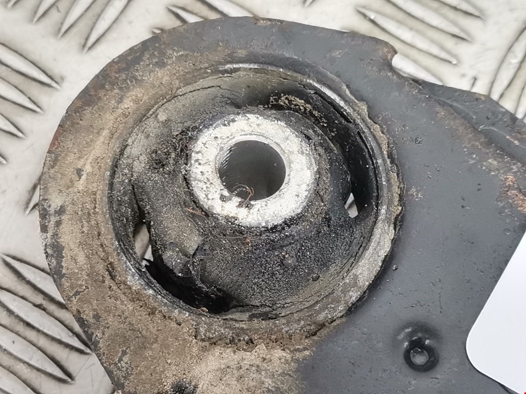 Рычаг передний левый VOLKSWAGEN Golf IV 1997-2003