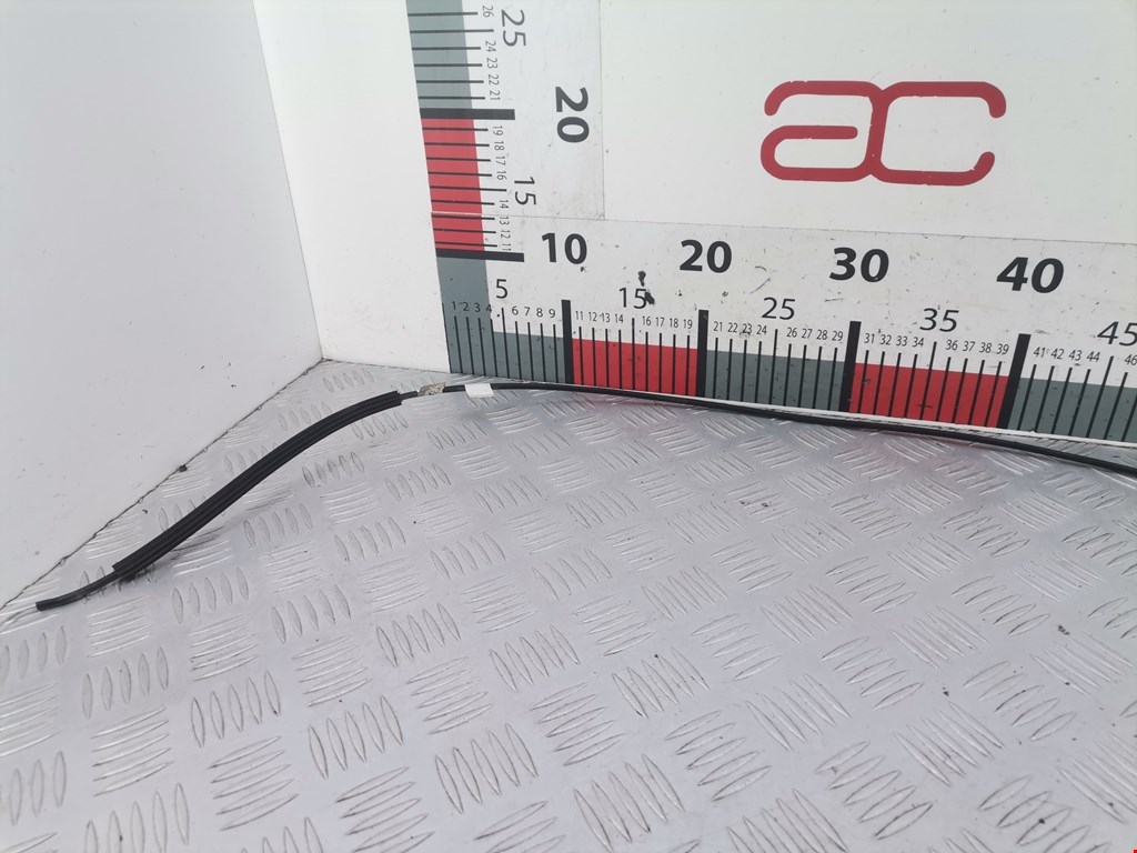 Трос двери задней Ford Transit 4 (2000-2006)