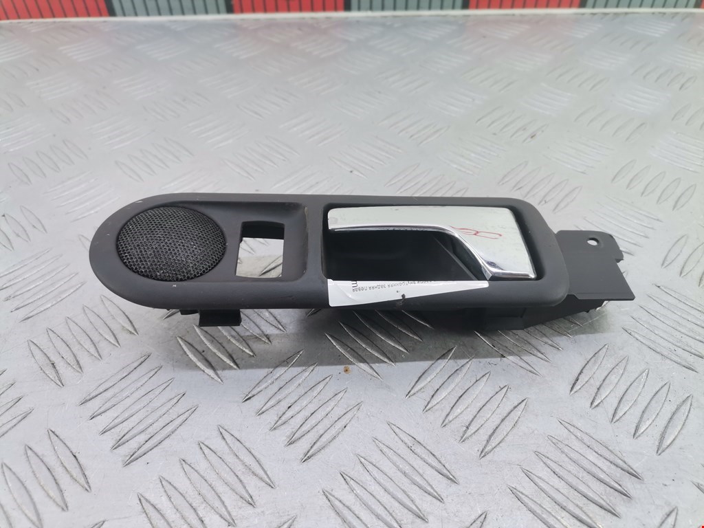 Ручка дверная задняя внутренняя левая VOLKSWAGEN Passat B5 1997-2005