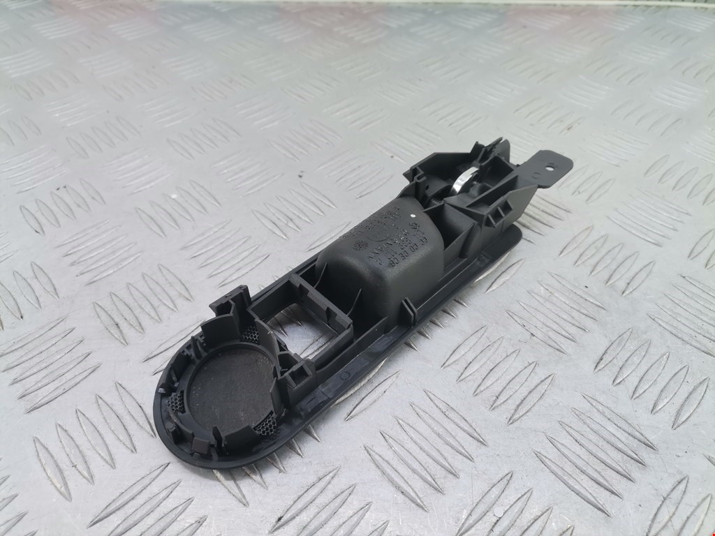 Ручка дверная задняя внутренняя левая VOLKSWAGEN Passat B5 1997-2005