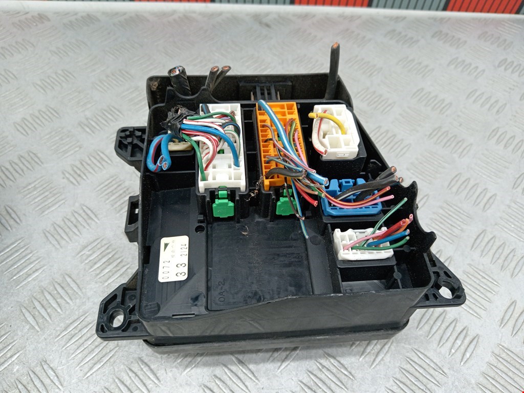 Блок реле MAZDA Premacy CP 1999-2004