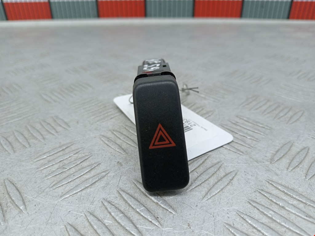 Кнопка аварийной сигнализации (аварийки) MAZDA Premacy CP 1999-2004