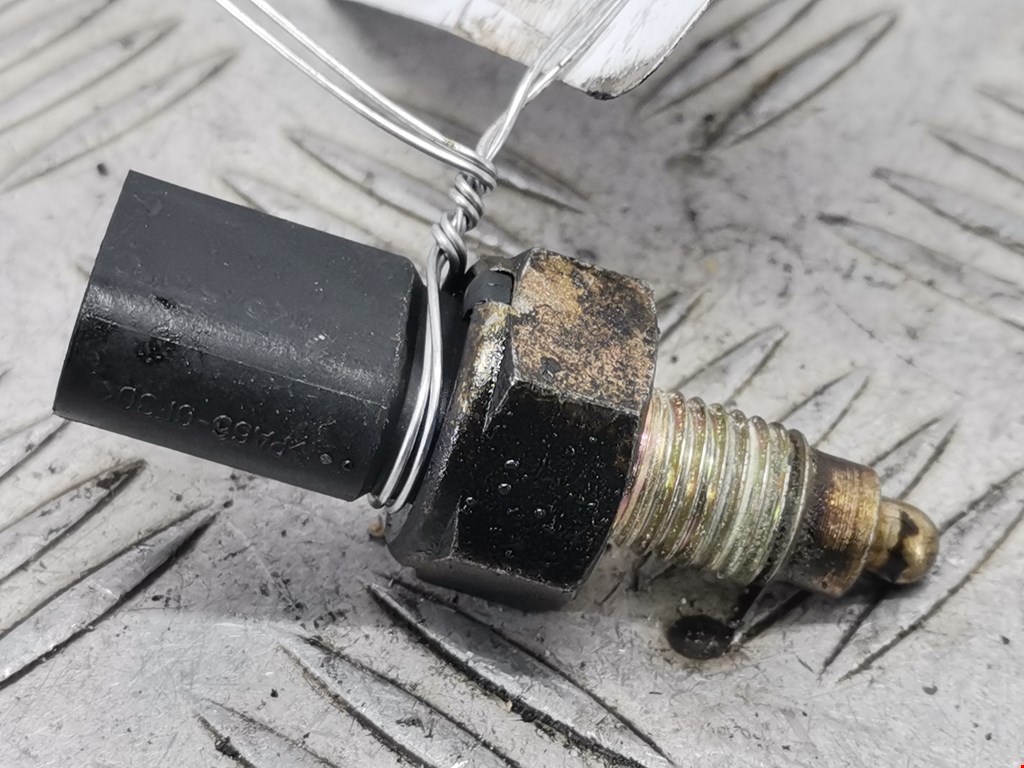 Датчик включения заднего хода VOLKSWAGEN Golf IV 1997-2003