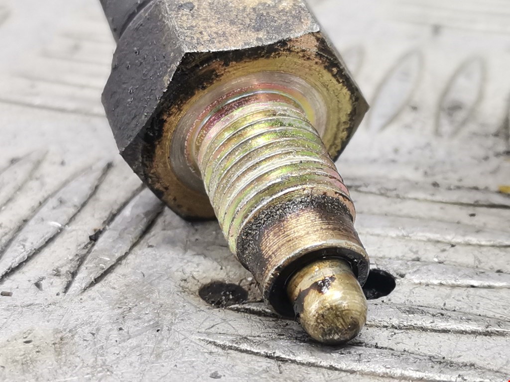 Датчик включения заднего хода VOLKSWAGEN Golf IV 1997-2003