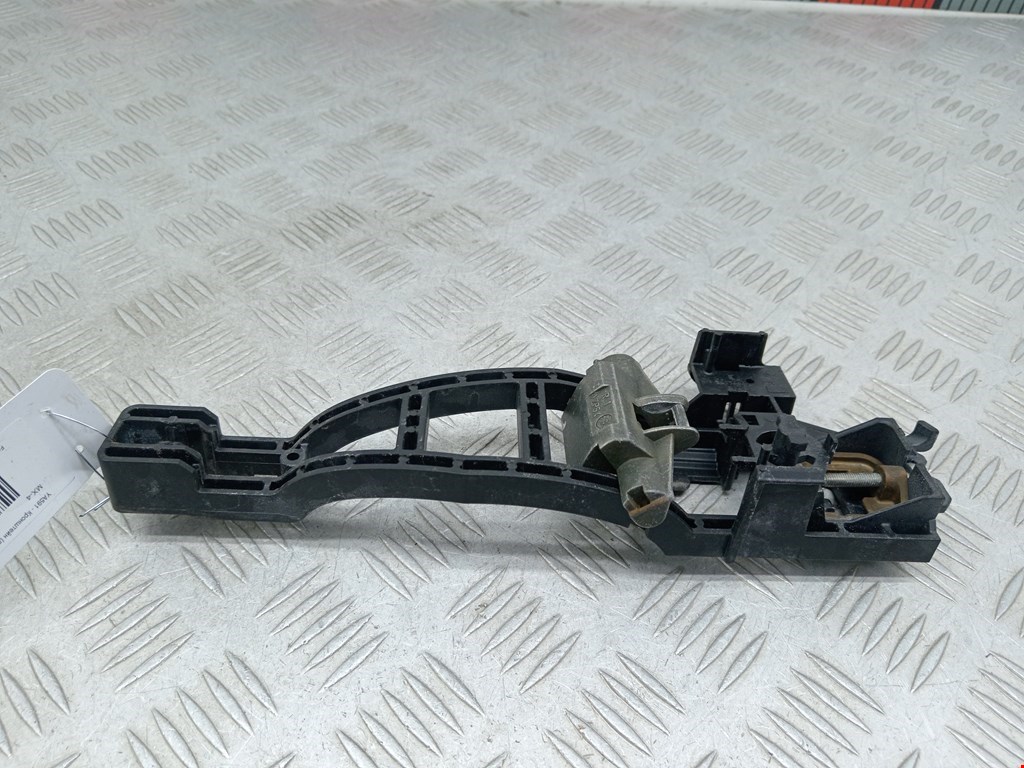 Кронштейн ручки FORD C-MAX 2003-2010