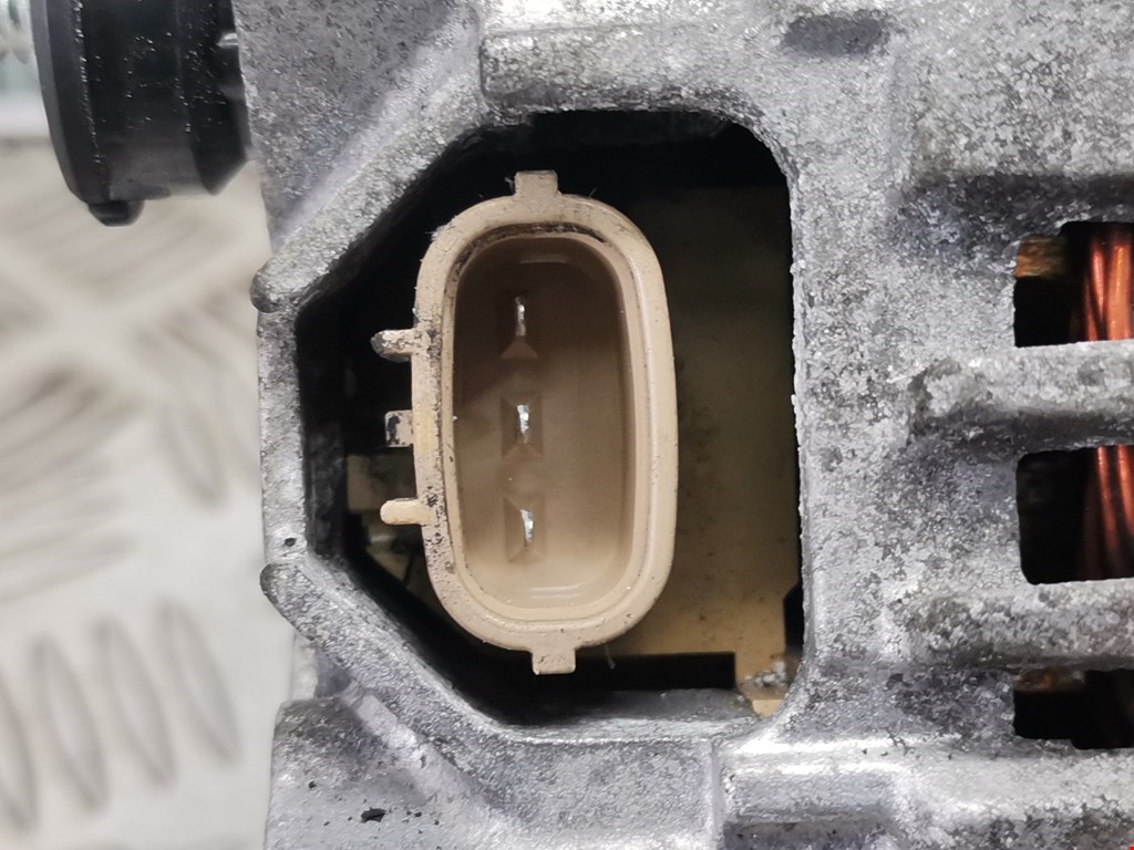 Генератор NISSAN Note E11 2005-2014