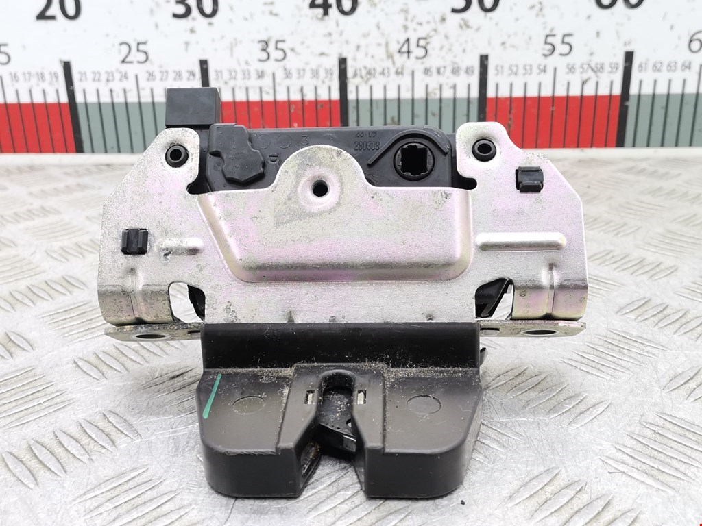 Замок крышки багажника Opel Astra H (2004-2014)