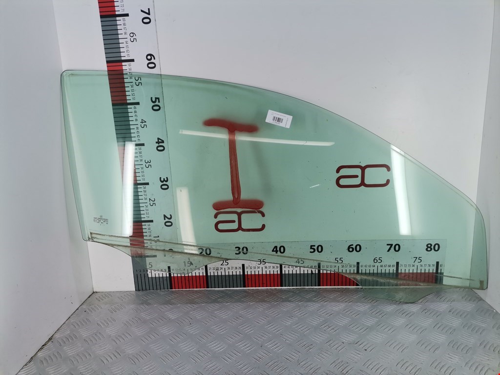 Стекло двери переднее правое MERCEDES-BENZ C-Class C-klasse W203 2000-2007