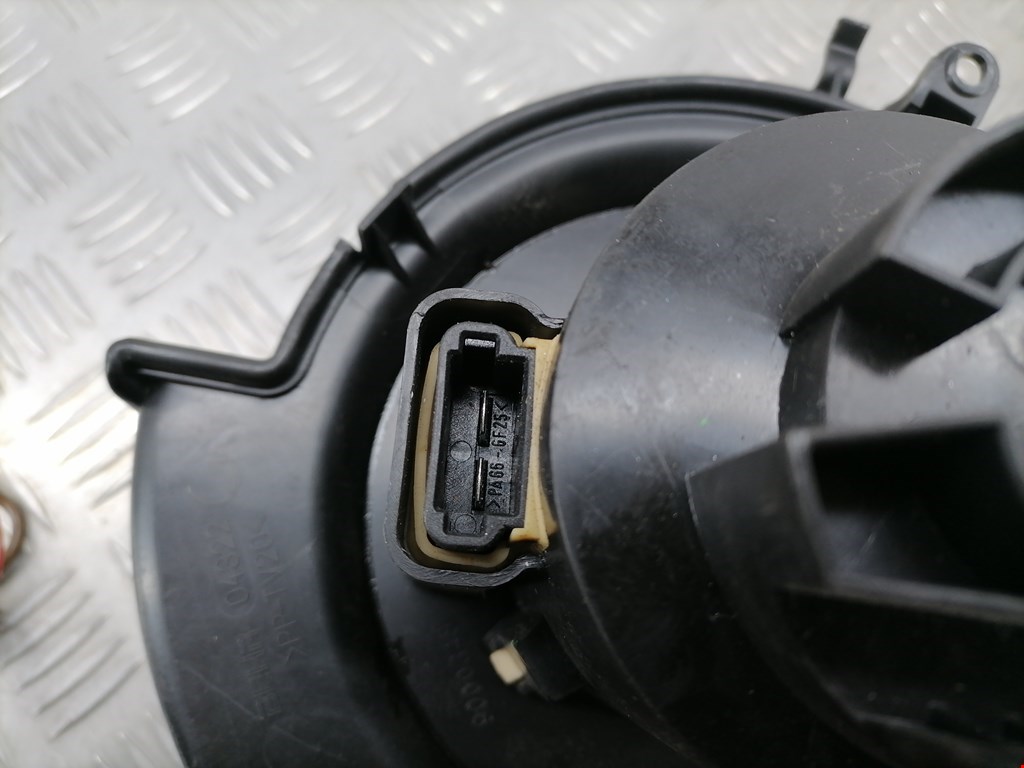 Моторчик (мотор) отопителя салона OPEL Astra G 1998-2005