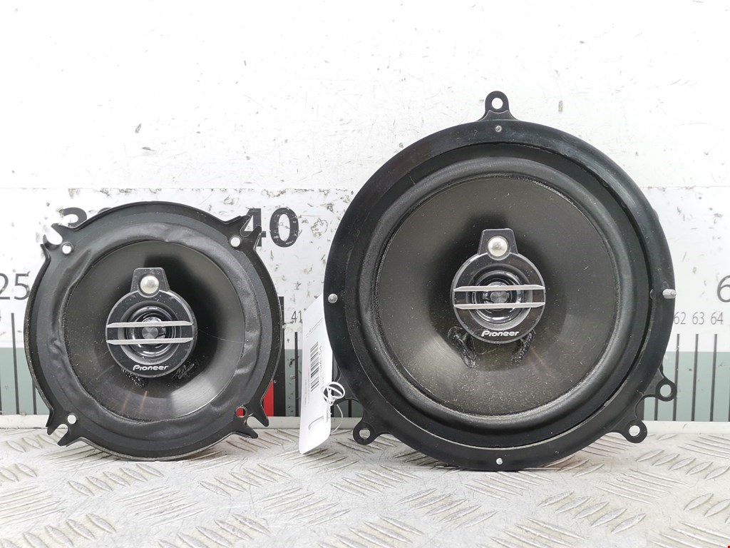 Динамик AUDI A4 B5 1995-2001