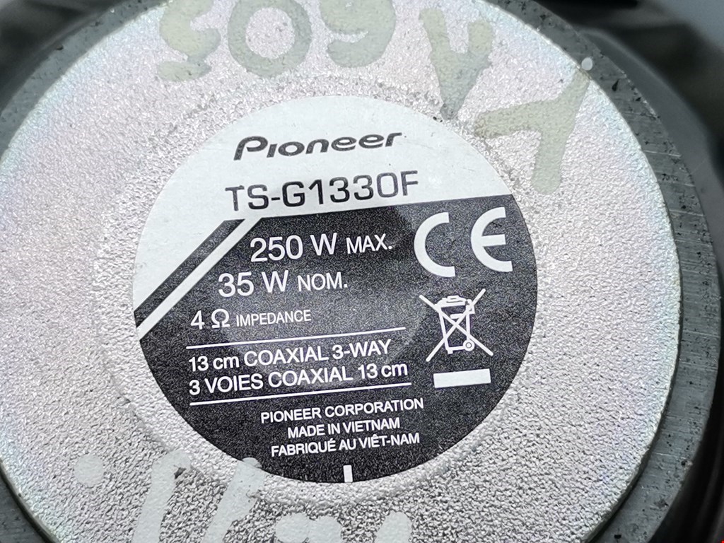 Динамик AUDI A4 B5 1995-2001