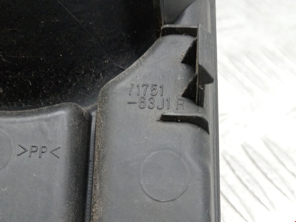 Решетка в бампер SUZUKI Swift 2004-2010