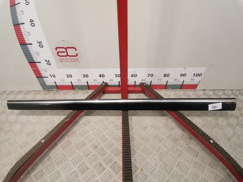 Накладка декоративная (молдинг) двери передней левой Mercedes E-Class (W211) (2002-2009)