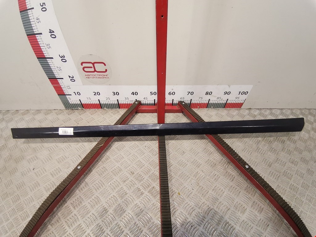 Накладка (молдинг) двери передней левой Mercedes C-Class (W203) (2000-2008)