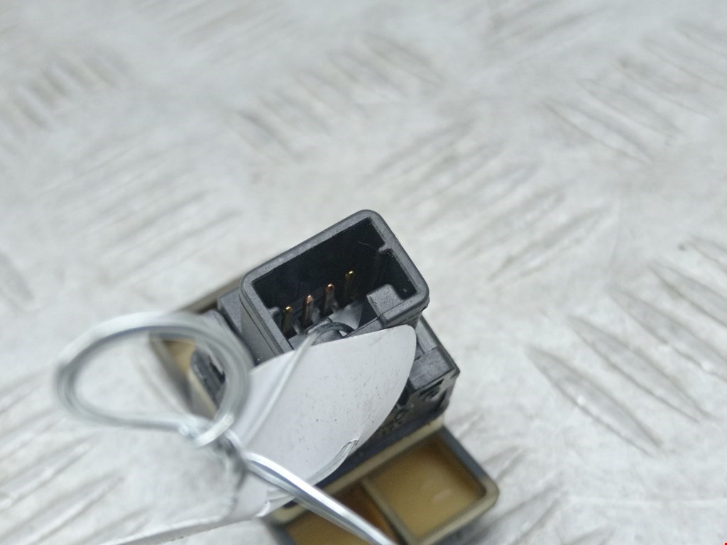 Кнопка аварийной сигнализации (аварийки) SUZUKI Swift 2004-2010