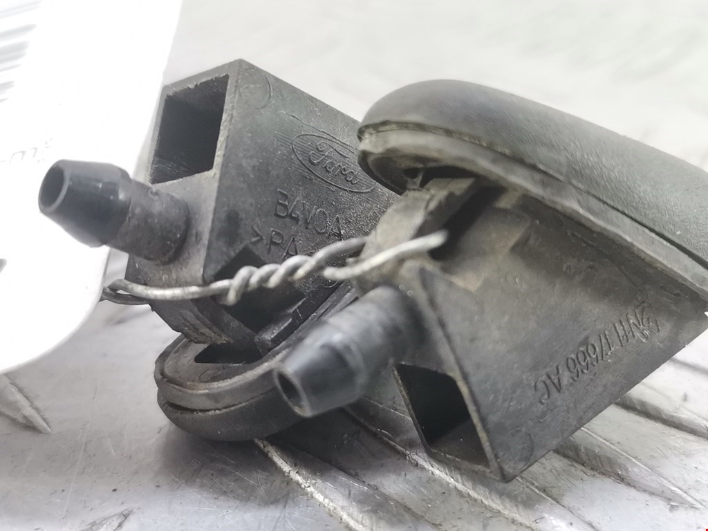 Форсунка омывателя лобового стекла FORD Fusion 2002-2012