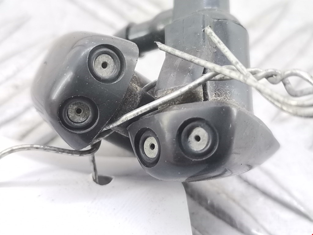 Форсунка омывателя лобового стекла TOYOTA RAV 4 XA20 2000-2005