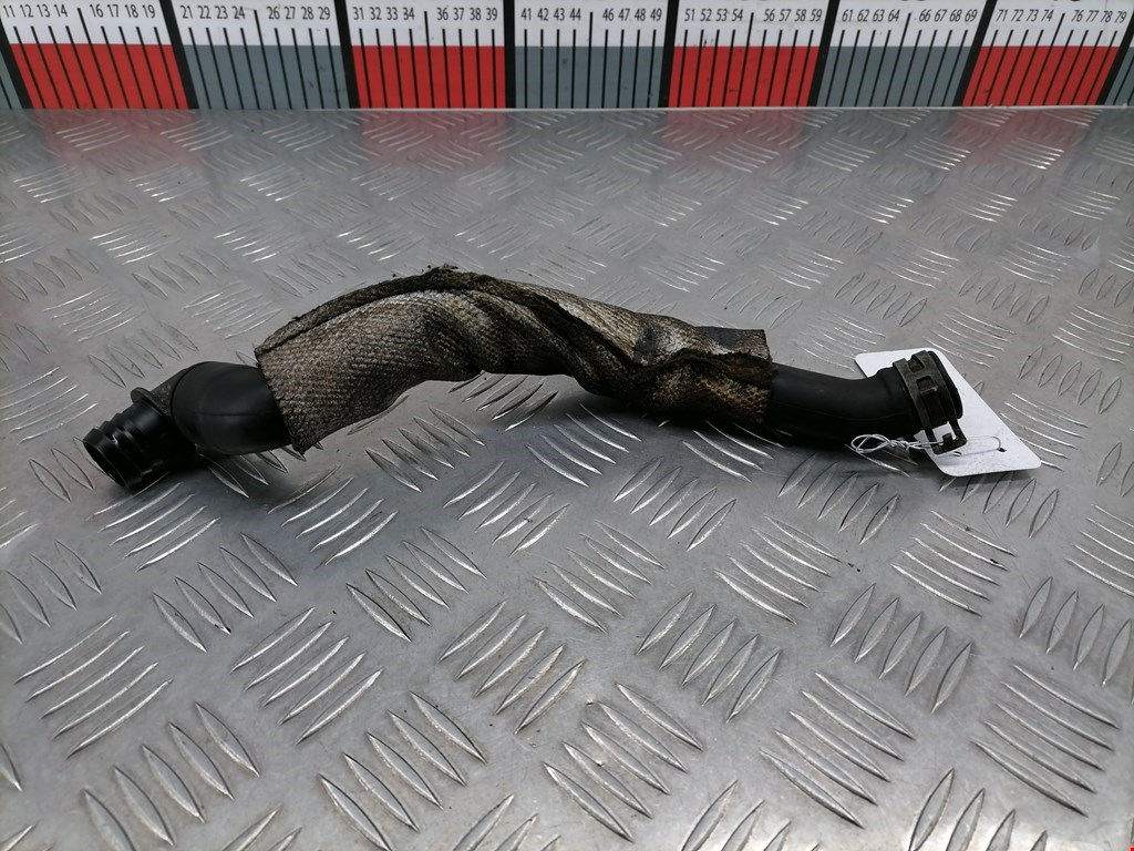 Патрубок вентиляции картерных газов Audi A6 C5 Allroad (2000-2006)