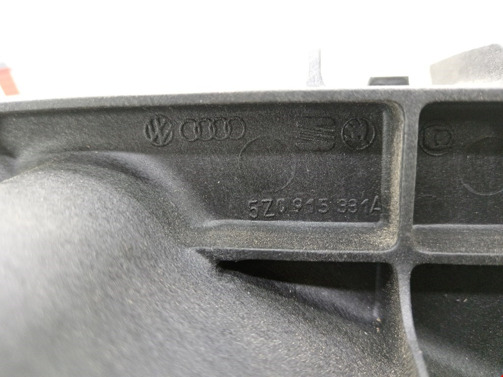 Крепление АКБ (корпус/подставка) SKODA Fabia MK1 1999-2006