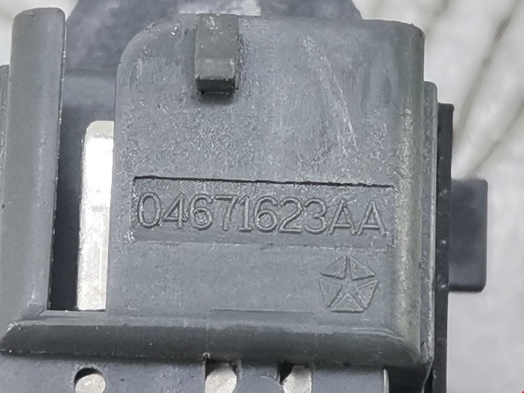 Кнопка стеклоподъемника CHRYSLER PT Cruser 2000-2010