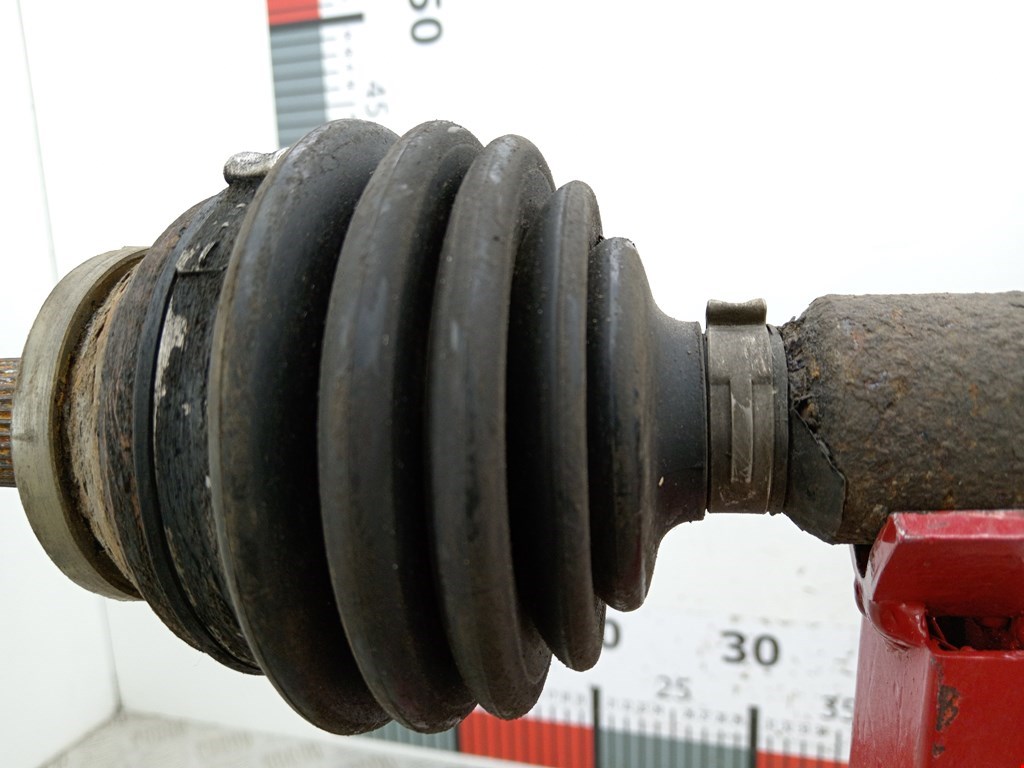 Полуось (привод, приводной вал) передняя правая SKODA Fabia MK1 1999-2006