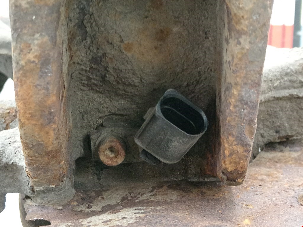 Ступица передняя левая VOLKSWAGEN Polo IV 2001-2009