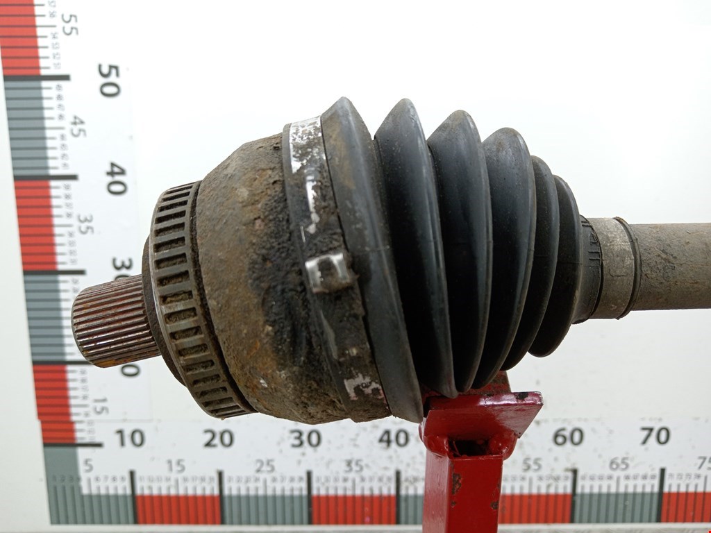 Полуось (привод, приводной вал) передняя правая SEAT Alhambra 1996-2010