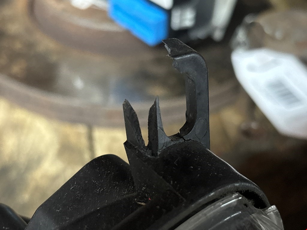 Фара противотуманная правая (ПТФ) BMW 5er 5 серия E60/E61 2003-2010