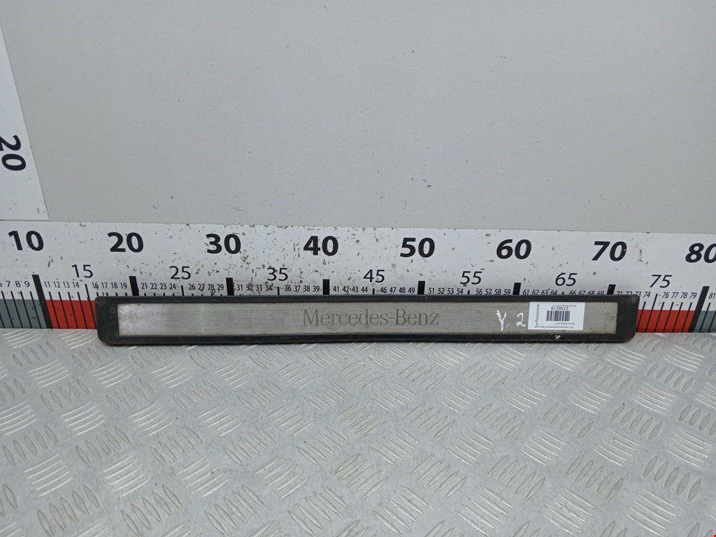 Накладка декоративная на порог левая Mercedes E-Class (W211) (2002-2009)