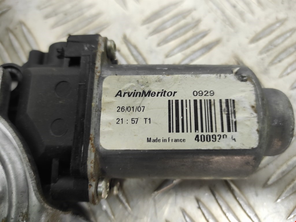 Стеклоподъемник задний правый NISSAN Note E11 2005-2014