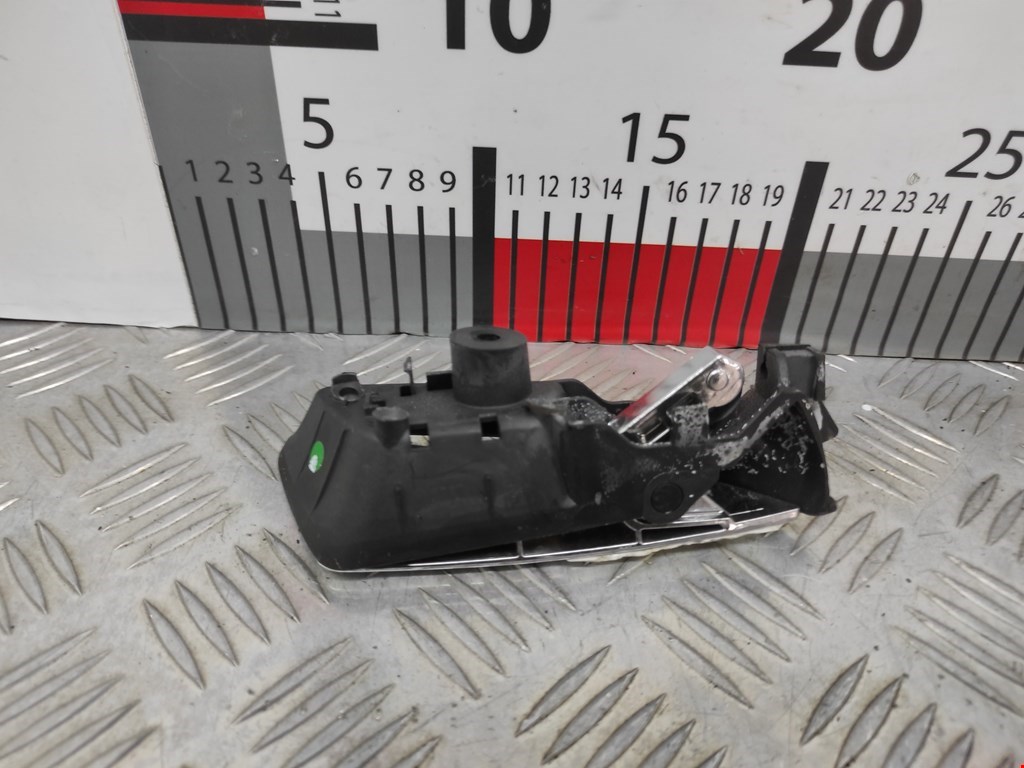 Ручка дверная задняя внутренняя левая OPEL Astra J 2009-2017