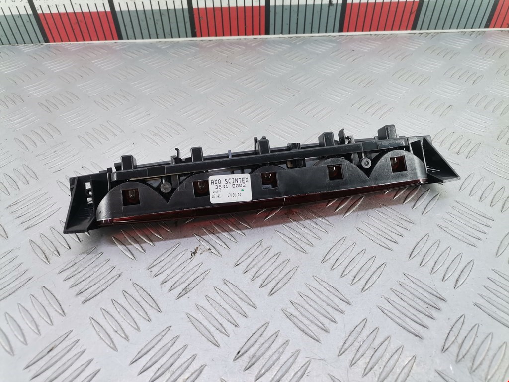 Фонарь дополнительный тормозной (стоп-сигнал) Citroen C8 (2002-2014)