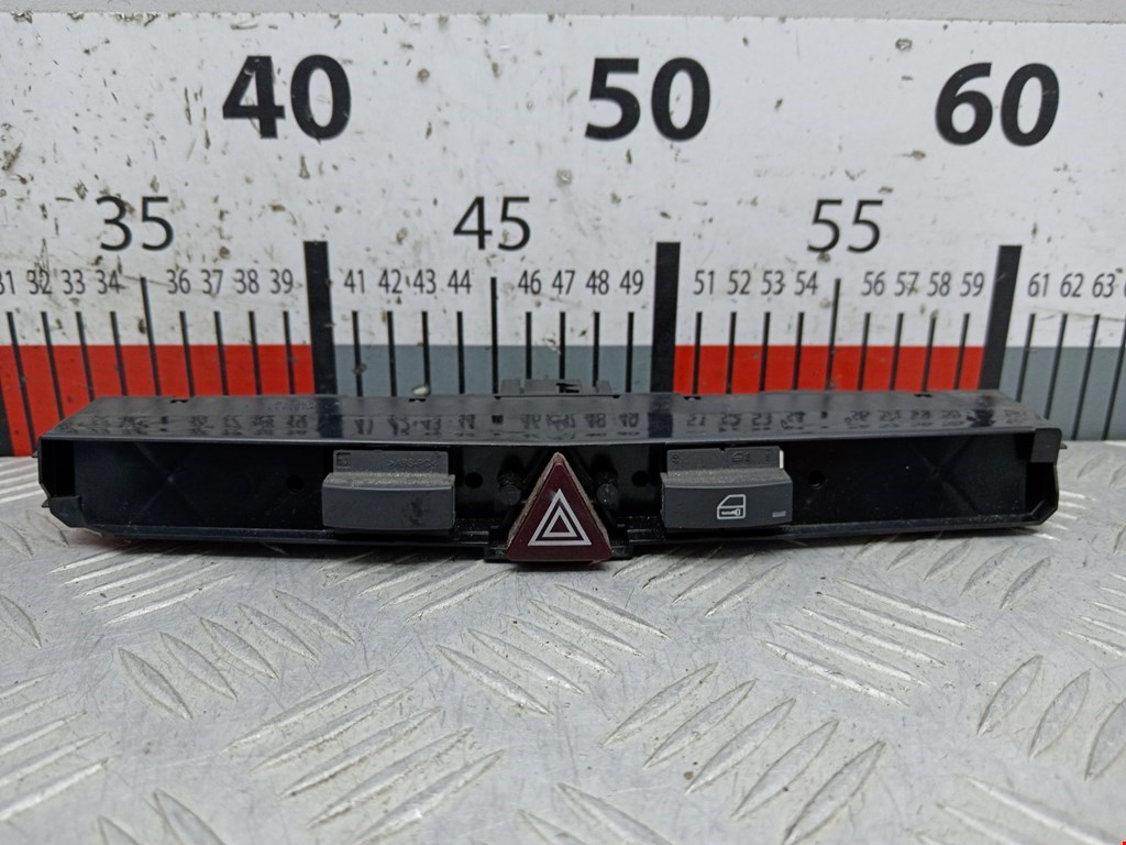 Кнопка аварийной сигнализации (аварийки) OPEL Astra H/Family 2004-2015