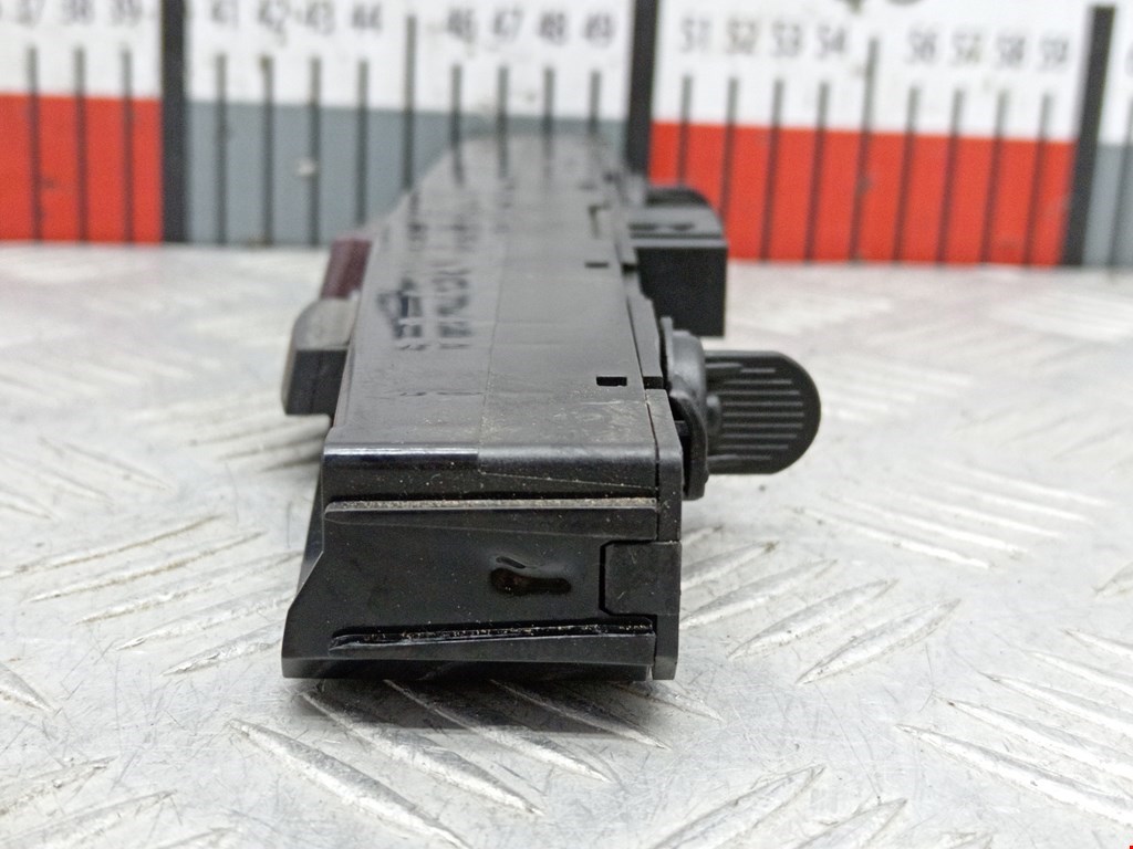 Кнопка аварийной сигнализации (аварийки) OPEL Astra H/Family 2004-2015