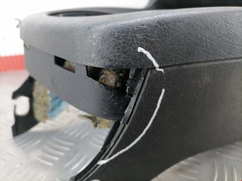 Консоль AUDI A4 B5 1995-2001