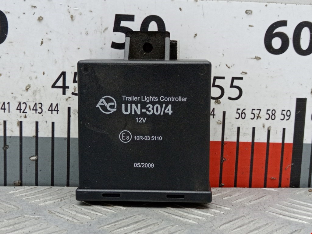 Блок согласования фаркопа Mercedes E-Class (W211) (2002-2009)