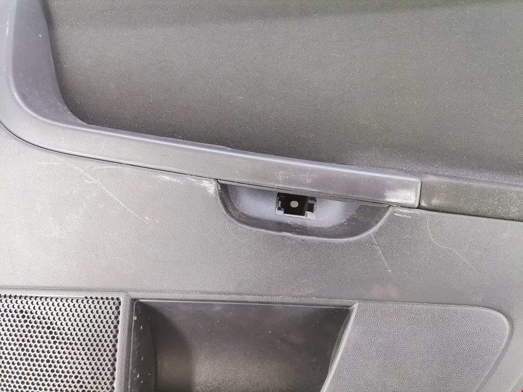 Обшивка двери задняя правая MITSUBISHI Lancer X CX, CY,CZ 2007-2017