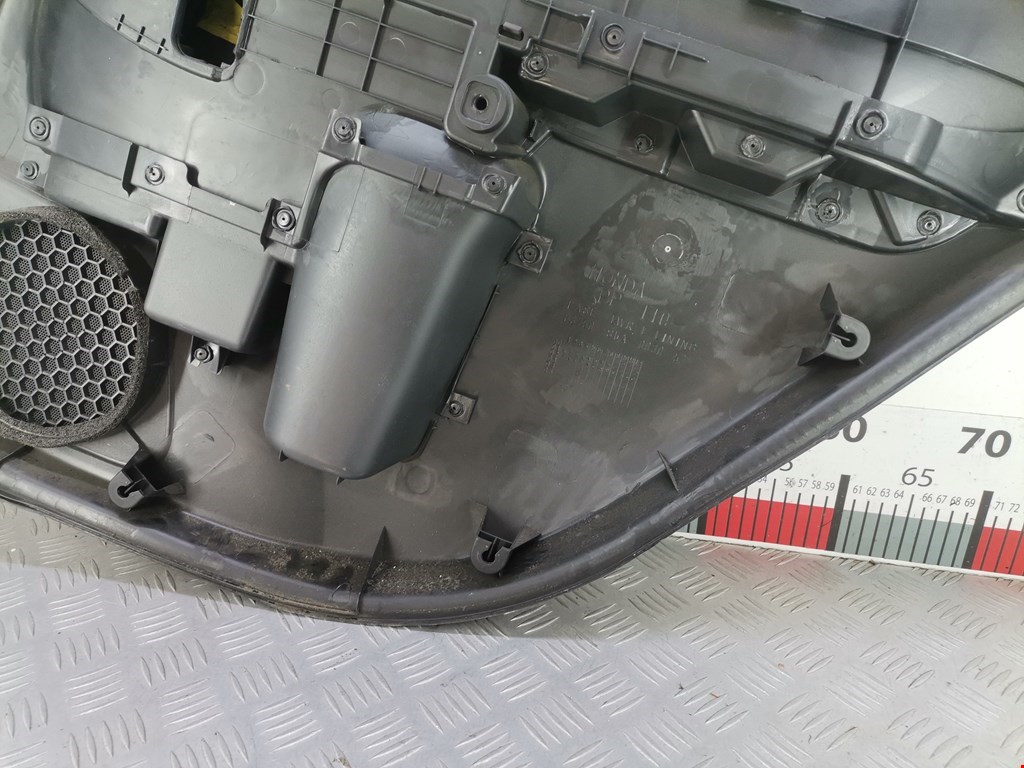 Обшивка двери задняя левая HONDA Civic 2001-2005