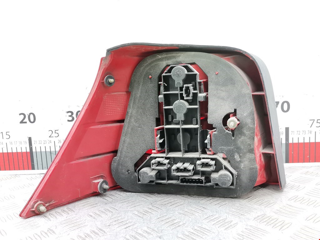 Фонарь задний правый VOLKSWAGEN Golf IV 1997-2003